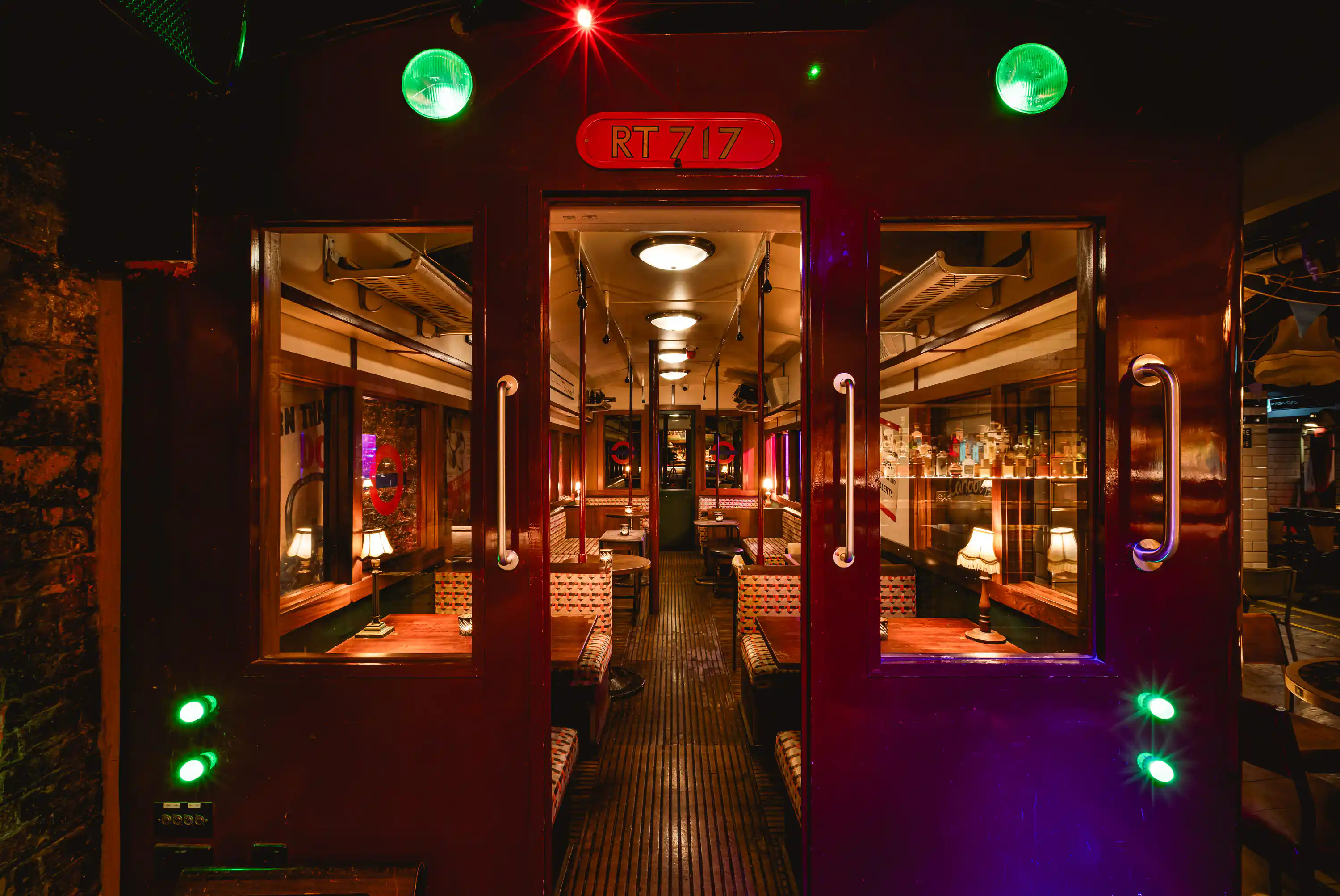 Train Carriage, Cahoots